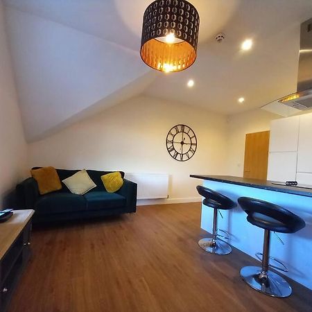 Roomy Penthouse 2 Double Bed Apartment - Spacious - Central Beeston - Free Secure Parking - Nottingham Zewnętrze zdjęcie
